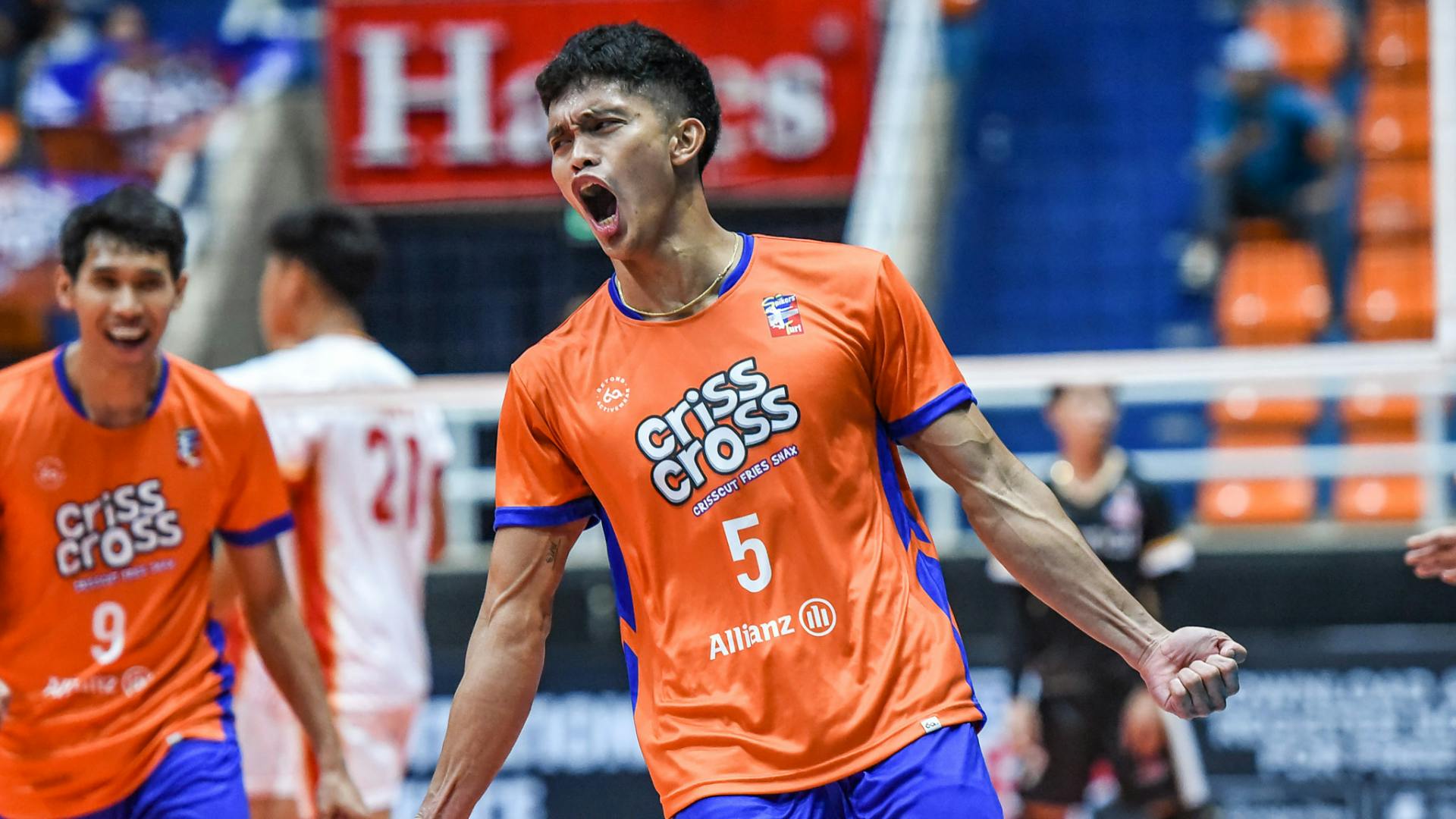 Criss Cross King Crunchers crush erratic Super Spikers in Spikers